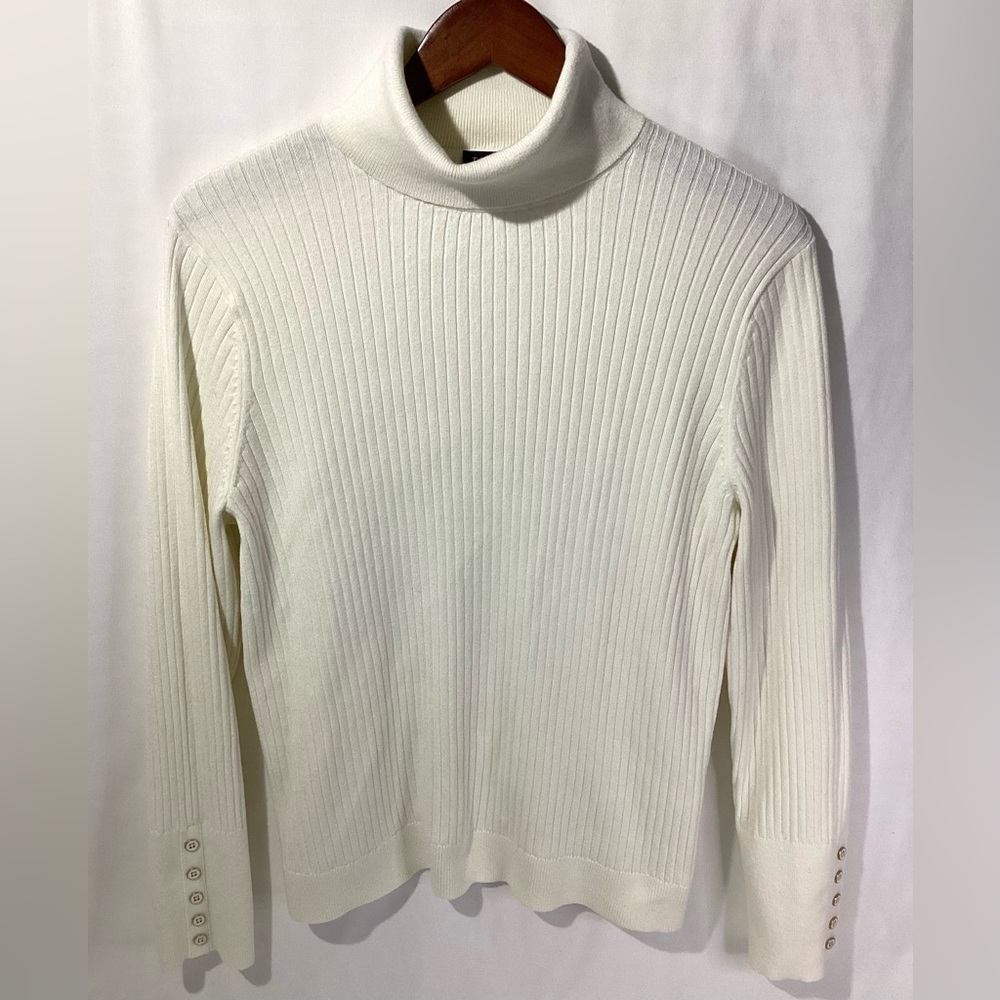 Talbots Woman’s Turtleneck Size XL Color White Knit Buttons on Sleeves - Picture 5 of 11